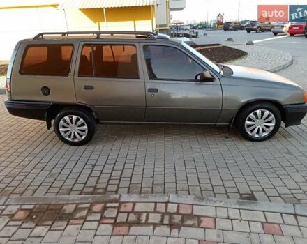 Серый Опель Кадет, объемом двигателя 0 л и пробегом 200 тыс. км за 1250 $, фото 3 на Automoto.ua