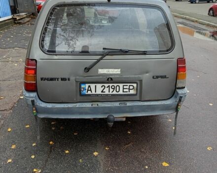 Сірий Опель Кадет, об'ємом двигуна 1.6 л та пробігом 2 тис. км за 714 $, фото 4 на Automoto.ua