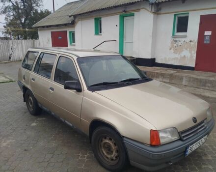 Серый Опель Кадет, объемом двигателя 1.6 л и пробегом 386 тыс. км за 950 $, фото 1 на Automoto.ua