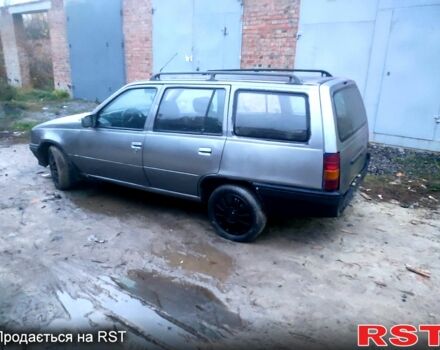 Серый Опель Кадет, объемом двигателя 1.6 л и пробегом 256 тыс. км за 950 $, фото 1 на Automoto.ua