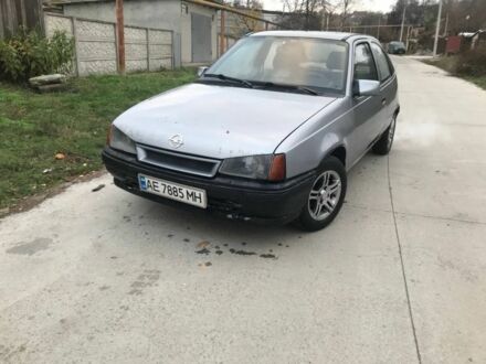 Серый Опель Кадет, объемом двигателя 1.3 л и пробегом 140 тыс. км за 800 $, фото 1 на Automoto.ua