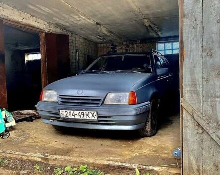 Серый Опель Кадет, объемом двигателя 1.6 л и пробегом 200 тыс. км за 519 $, фото 1 на Automoto.ua