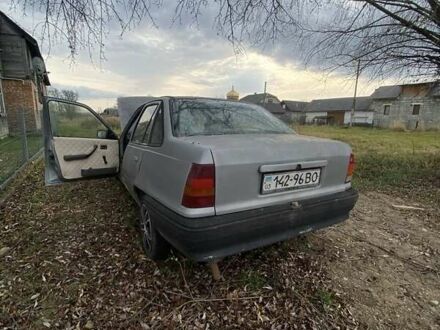 Серый Опель Кадет, объемом двигателя 1.3 л и пробегом 320 тыс. км за 650 $, фото 1 на Automoto.ua