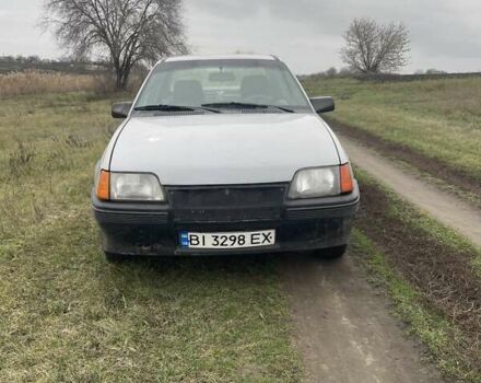 Серый Опель Кадет, объемом двигателя 1.3 л и пробегом 100 тыс. км за 826 $, фото 1 на Automoto.ua