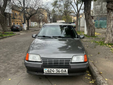 Серый Опель Кадет, объемом двигателя 0 л и пробегом 522 тыс. км за 2000 $, фото 1 на Automoto.ua