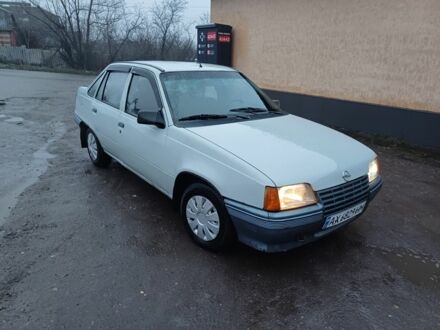 Серый Опель Кадет, объемом двигателя 1.3 л и пробегом 200 тыс. км за 750 $, фото 1 на Automoto.ua