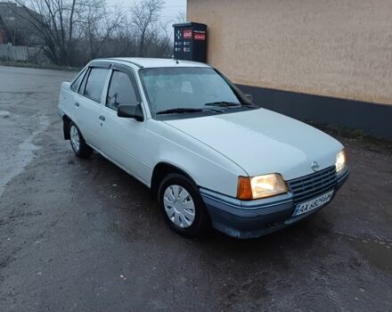 Сірий Опель Кадет, об'ємом двигуна 1.3 л та пробігом 200 тис. км за 750 $, фото 1 на Automoto.ua