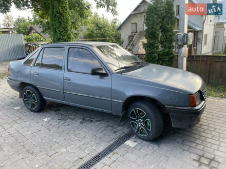 Опель Кадет 1986 у Чернівцях на Automoto.ua Сірий Опель Кадет, об'ємом двигуна 1.6 л та пробігом 350 тис. км за 500 $, фото 1 на Automoto.ua