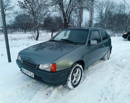 Серый Опель Кадет, объемом двигателя 1.6 л и пробегом 200 тыс. км за 1100 $, фото 1 на Automoto.ua