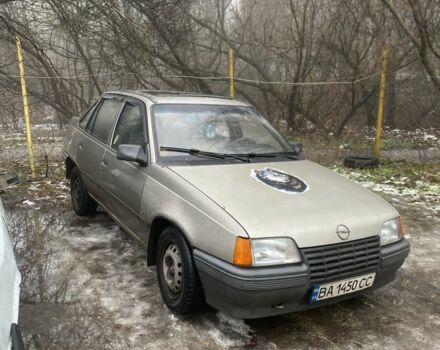 Серый Опель Кадет, объемом двигателя 1.3 л и пробегом 100 тыс. км за 408 $, фото 1 на Automoto.ua