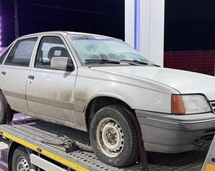 Серый Опель Кадет, объемом двигателя 0 л и пробегом 100 тыс. км за 400 $, фото 1 на Automoto.ua