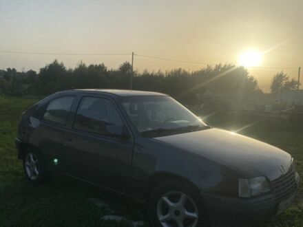 Сірий Опель Кадет, об'ємом двигуна 1.3 л та пробігом 120 тис. км за 750 $, фото 1 на Automoto.ua