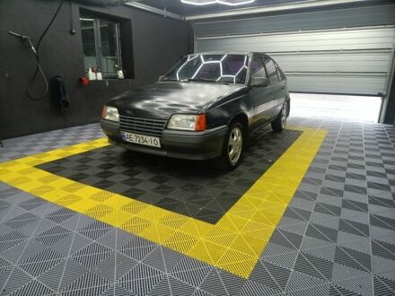 Сірий Опель Кадет, об'ємом двигуна 1.6 л та пробігом 9 тис. км за 971 $, фото 1 на Automoto.ua