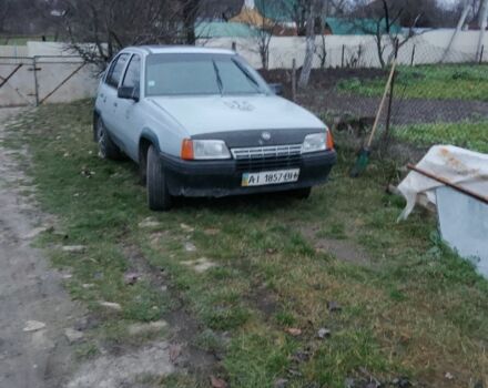 Серый Опель Кадет, объемом двигателя 1.3 л и пробегом 356 тыс. км за 475 $, фото 1 на Automoto.ua