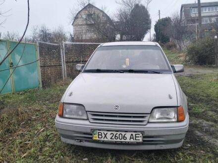 Сірий Опель Кадет, об'ємом двигуна 0 л та пробігом 300 тис. км за 1000 $, фото 1 на Automoto.ua