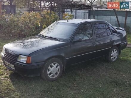 Серый Опель Кадет, объемом двигателя 1.6 л и пробегом 348 тыс. км за 1300 $, фото 1 на Automoto.ua