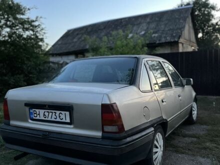 Опель Кадет 1988 в Александрие на Automoto.ua Серый Опель Кадет, объемом двигателя 1.3 л и пробегом 200 тыс. км за 750 $, фото 1 на Automoto.ua