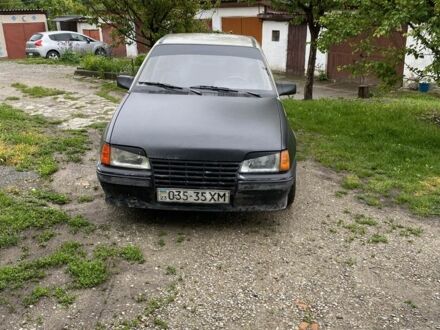 Опель Кадет 1988 у Каменце-Подольском на Automoto.ua Сірий Опель Кадет, об'ємом двигуна 1.6 л та пробігом 300 тис. км за 484 $, фото 1 на Automoto.ua