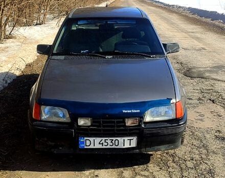 Серый Опель Кадет, объемом двигателя 1.3 л и пробегом 150 тыс. км за 900 $, фото 1 на Automoto.ua