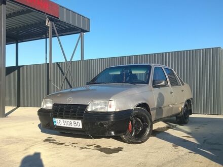 Сірий Опель Кадет, об'ємом двигуна 1.3 л та пробігом 200 тис. км за 750 $, фото 1 на Automoto.ua