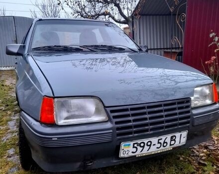 Серый Опель Кадет, объемом двигателя 1.3 л и пробегом 73 тыс. км за 1100 $, фото 1 на Automoto.ua