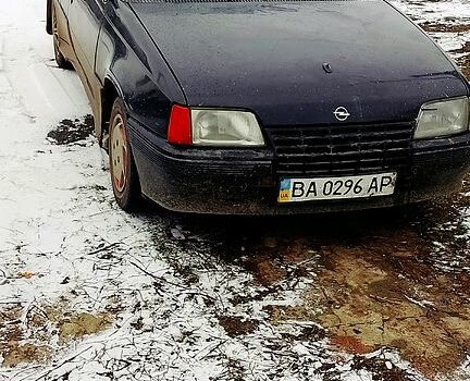 Серый Опель Кадет, объемом двигателя 1.8 л и пробегом 0 тыс. км за 1100 $, фото 1 на Automoto.ua