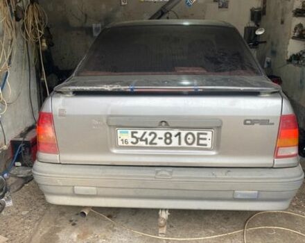 Серый Опель Кадет, объемом двигателя 1.4 л и пробегом 128 тыс. км за 450 $, фото 1 на Automoto.ua