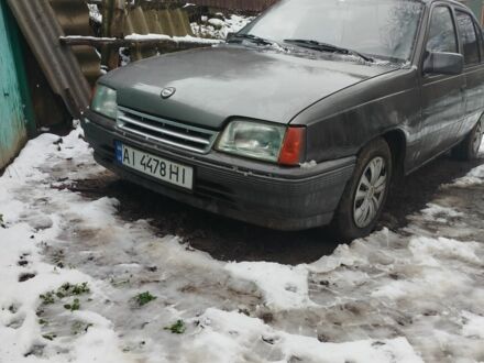 Сірий Опель Кадет, об'ємом двигуна 1.4 л та пробігом 150 тис. км за 600 $, фото 1 на Automoto.ua