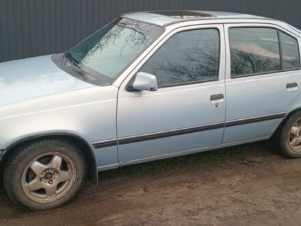 Серый Опель Кадет, объемом двигателя 1.4 л и пробегом 400 тыс. км за 1100 $, фото 1 на Automoto.ua