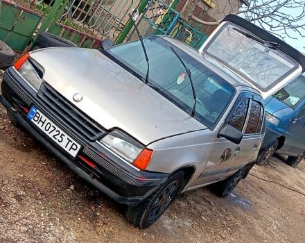 Сірий Опель Кадет, об'ємом двигуна 1.7 л та пробігом 0 тис. км за 550 $, фото 1 на Automoto.ua
