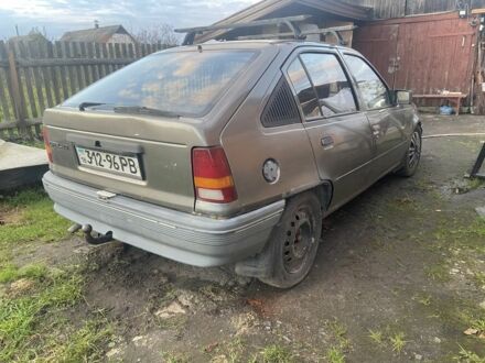 Сірий Опель Кадет, об'ємом двигуна 1.6 л та пробігом 300 тис. км за 512 $, фото 1 на Automoto.ua