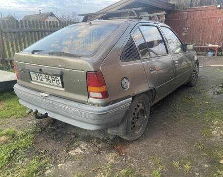 Серый Опель Кадет, объемом двигателя 1.6 л и пробегом 300 тыс. км за 512 $, фото 1 на Automoto.ua