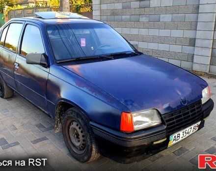 Синий Опель Кадет, объемом двигателя 1.3 л и пробегом 100 тыс. км за 650 $, фото 3 на Automoto.ua