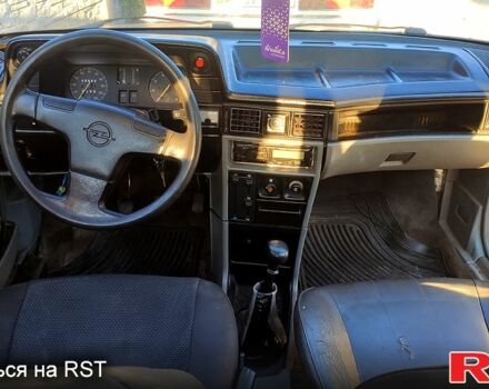 Синий Опель Кадет, объемом двигателя 1.3 л и пробегом 100 тыс. км за 650 $, фото 6 на Automoto.ua