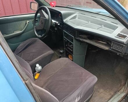 Синий Опель Кадет, объемом двигателя 1.3 л и пробегом 100 тыс. км за 700 $, фото 2 на Automoto.ua