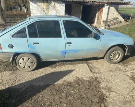 Синий Опель Кадет, объемом двигателя 1.3 л и пробегом 999 тыс. км за 358 $, фото 3 на Automoto.ua