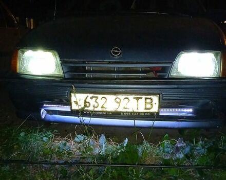 Синий Опель Кадет, объемом двигателя 1.4 л и пробегом 253 тыс. км за 1350 $, фото 1 на Automoto.ua