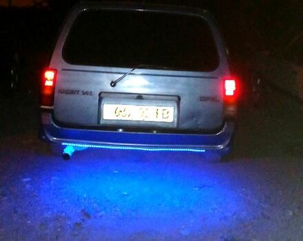 Синий Опель Кадет, объемом двигателя 1.4 л и пробегом 253 тыс. км за 1350 $, фото 2 на Automoto.ua