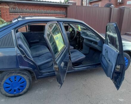 Опель Кадет 1991 в Черновцах на Automoto.ua Синий Опель Кадет, объемом двигателя 1.6 л и пробегом 100 тыс. км за 2200 $, фото 4 на Automoto.ua