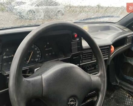 Синий Опель Кадет, объемом двигателя 1.7 л и пробегом 365 тыс. км за 950 $, фото 7 на Automoto.ua