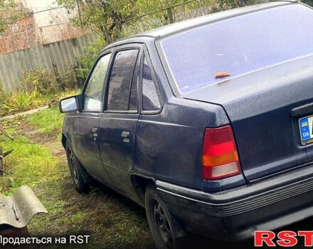 Синий Опель Кадет, объемом двигателя 1.3 л и пробегом 300 тыс. км за 1000 $, фото 7 на Automoto.ua