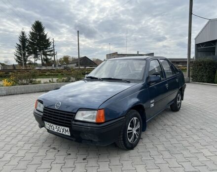 Синий Опель Кадет, объемом двигателя 1.6 л и пробегом 220 тыс. км за 950 $, фото 6 на Automoto.ua