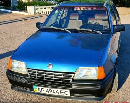 Синий Опель Кадет, объемом двигателя 1.3 л и пробегом 174 тыс. км за 760 $, фото 2 на Automoto.ua