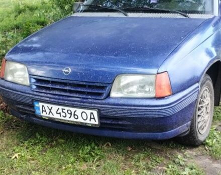 Синий Опель Кадет, объемом двигателя 1.6 л и пробегом 200 тыс. км за 900 $, фото 3 на Automoto.ua