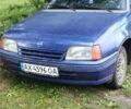 Синий Опель Кадет, объемом двигателя 1.6 л и пробегом 200 тыс. км за 900 $, фото 3 на Automoto.ua