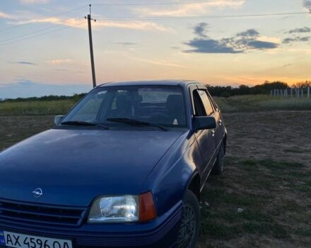 Синий Опель Кадет, объемом двигателя 1.6 л и пробегом 200 тыс. км за 900 $, фото 1 на Automoto.ua