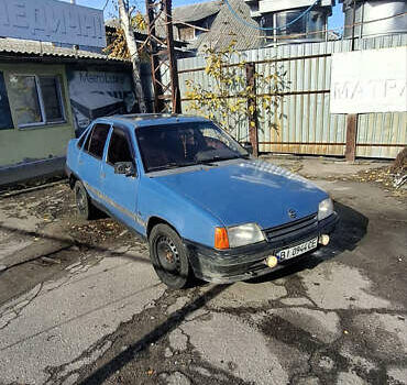 Синий Опель Кадет, объемом двигателя 1.3 л и пробегом 158 тыс. км за 550 $, фото 1 на Automoto.ua