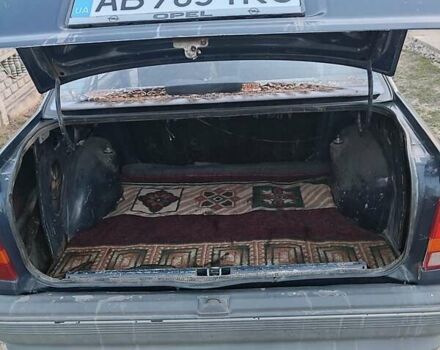 Синий Опель Кадет, объемом двигателя 1.39 л и пробегом 150 тыс. км за 900 $, фото 4 на Automoto.ua