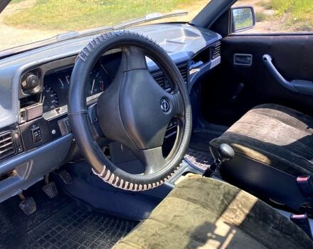 Синий Опель Кадет, объемом двигателя 1.4 л и пробегом 0 тыс. км за 1000 $, фото 4 на Automoto.ua