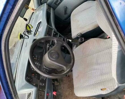 Синий Опель Кадет, объемом двигателя 1.3 л и пробегом 250 тыс. км за 2478 $, фото 5 на Automoto.ua